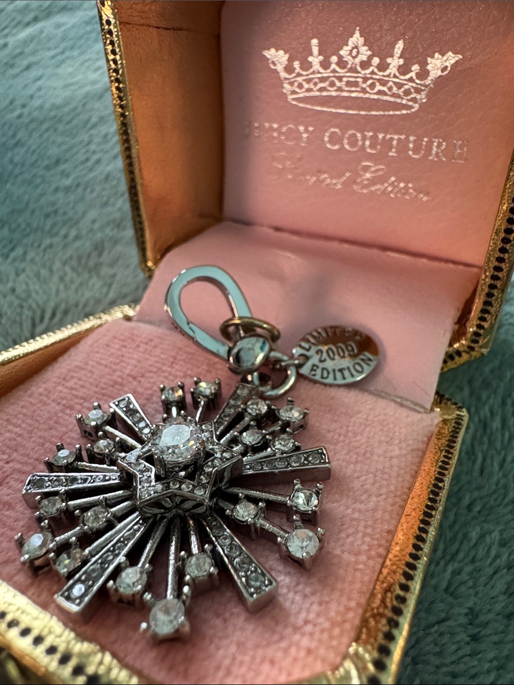 NIB Juicy Couture 2009 Silver Crystal Starburst Snowflake Charm limited Edition